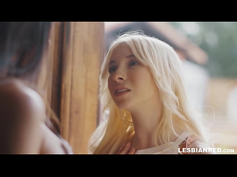 ❤️ Meisje komt een paar maanden later thuis en eindigt met het eten van haar stiefmoeders poesje Super sex at us ❌❤